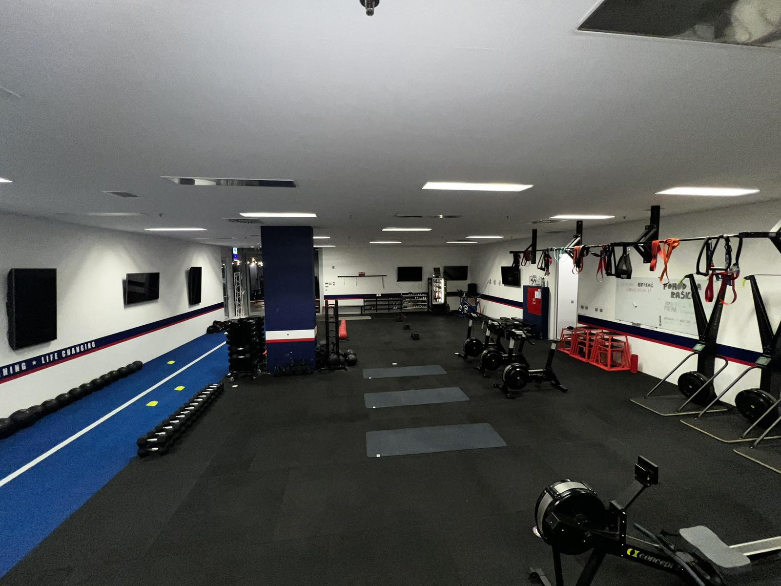F45