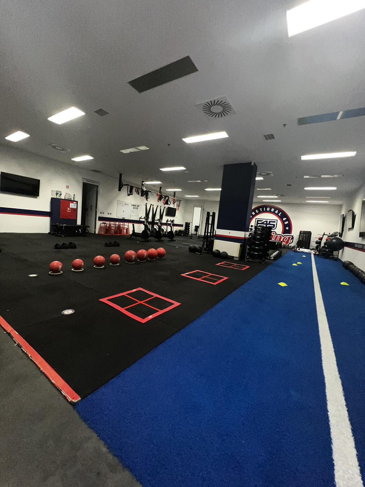 F45