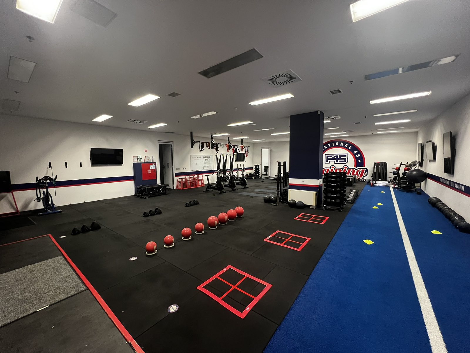 F45